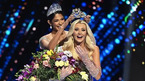 FOTO: Cantiknya Victoria Kjaer si 'Manusia Barbie', Wanita Denmark Pertama Raih Mahkota Miss Universe 2024