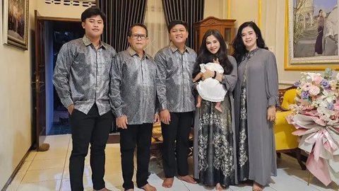 Romantis di Hari Raya, Ini 4 Inspirasi Baju Lebaran Couple 2025 ala Pasangan Selebriti