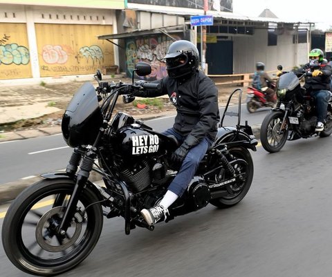 Potret Andre Taulany Punya Geng Motor Baru Lagi, Bernama 'Bedain' Anggotanya Ada Desta dan Rigen