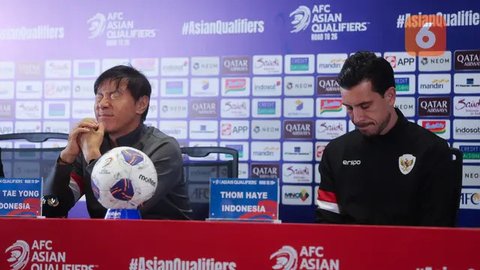 FOTO: Beda Ekspresi Shin Tae-yong dan Thom Haye Jelang Timnas Indonesia Hadapi Arab Saudi