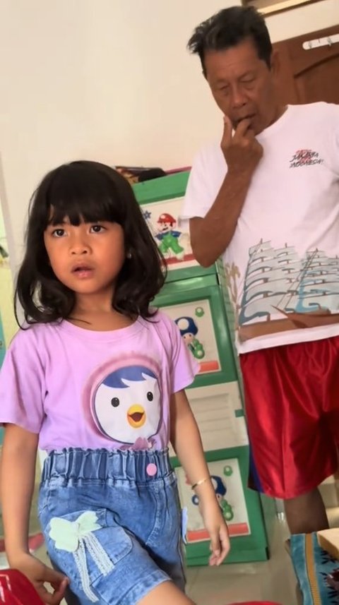 Momen Lucu Haji Malih Bareng Melisya, Anaknya yang Miliki Logat Mirip Sekali dengan Sang Ayah