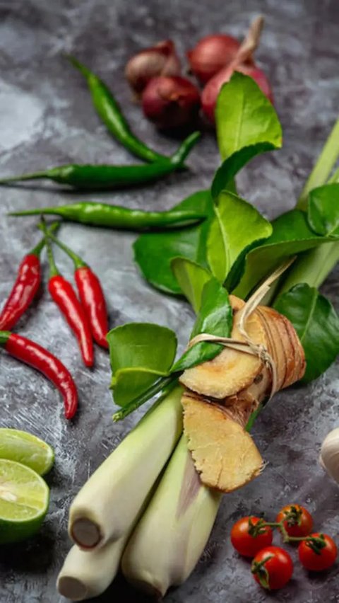 Cara Membuat Soto Ayam Bening, Lengkap dengan Sambal yang Bisa Dicoba Dirumah