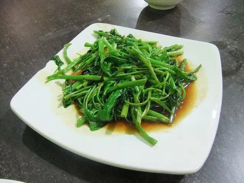 7 Variasi Resep Kangkung, Hidangan Sehat dan Lezat untuk Keluarga Tercinta