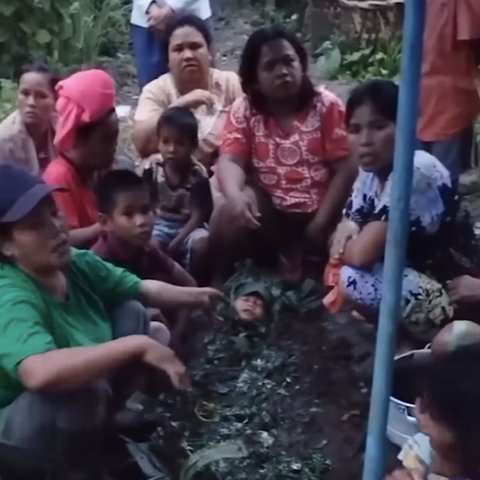 ⁠Bocah 5 Tahun Tersambar Petir saat Main Hujanan, Langsung Selamat Usai Tubuhnya Dikubur & Ditutupi Daun Pisang