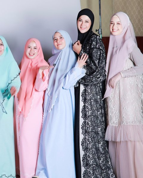 Cantik Pakai Gamis dan Hijab Syar'i, 7 Potret Kimberly Ryder Jadi Model Busana Muslim