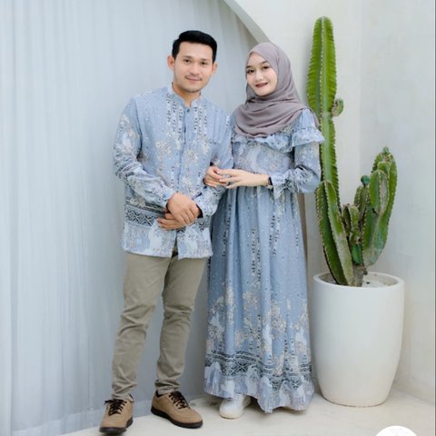 Gaya Lebaran 2025 Super Kekinian, Inspirasi 5 Baju Couple Warna Ice Blue yang Bikin Semua Mata Tertuju Padamu