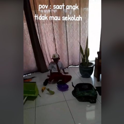 Anak SD Ngamuk Tak Mau Sekolah, Disuruh Nyapu Sama Sang Ibu Langsung Ngacir Berangkat