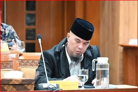 Ahmad Dhani Hadiri Rapat Komisi X DPR-RI sebagai Anggota Dewan, Netizen: Malam Jadi Dewa