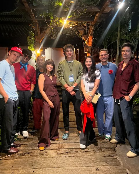 Intip Keseruan Maudy Koesnaedi Bareng Putra Gantengnnya Eddy Meijer Nonton Maliq & D'essentials, Foto Bareng & Ngobrol