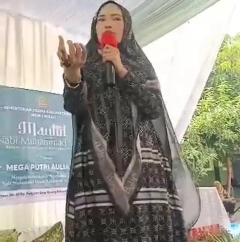 Deretan Potret Mega Aulia Jadi Ustazah, Tinggalkan Dunia Hiburan 'Saya Gak Mau Aurat Saya Dilihat yang Bukan Mahram, Dosa, Saya Udah Tobat'