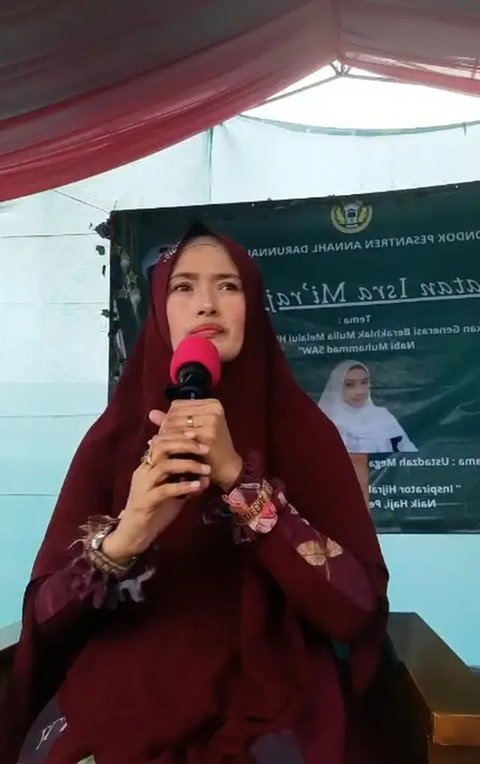 Deretan Potret Mega Aulia Jadi Ustazah, Tinggalkan Dunia Hiburan 'Saya Gak Mau Aurat Saya Dilihat yang Bukan Mahram, Dosa, Saya Udah Tobat'