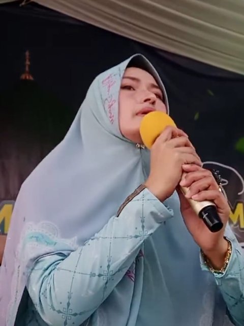 Menangis, Mega Putri Aulia  Ingin Sinetron 'TUKANG BUBUR NAIK HAJI' Tidak Ditayangkan Lagi