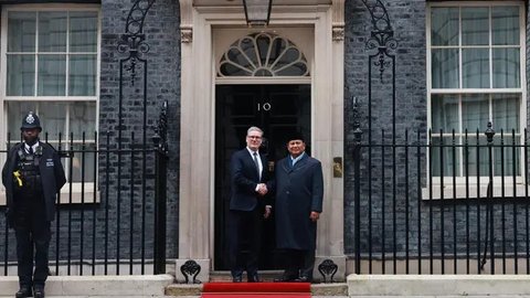 FOTO: Senyum Hangat PM Keir Starmer Bertemu Prabowo, Bahas Peningkatan Kerja Sama Inggris-RI