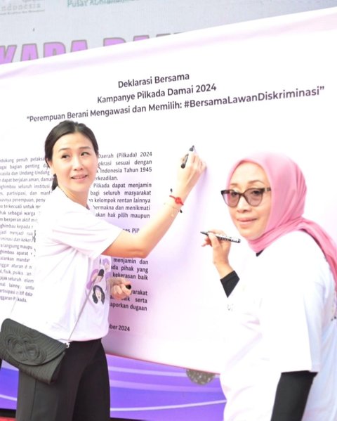 Penampilan Sederhana Tapi Bersinar Veronica Tan Bersama Menteri Arifah, Singgung Perempuan Sejajar dengan Pria