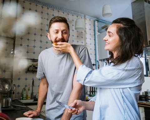 7 Kunci Kebahagiaan di Pagi Hari yang Bikin Pasangan Kamu Makin Sayang