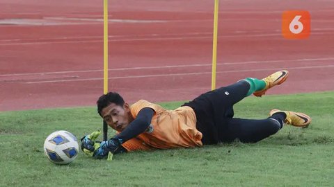 Maarten Paes Tak Main di Piala AFF, saatnya Kiper Muda Timnas Indonesia Beraksi