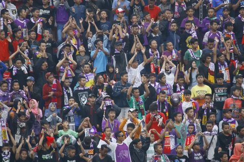 Laga Persik Vs PSIS Sepi Penonton, Warga Kediri Pilih Nonton Konser Godbless Gratis