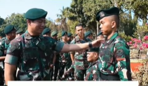 Anggota TNI Hafal 30 Juz Langsung Dites di Depan Pasukan, Ternyata Komandannya juga Penghafal Alquran