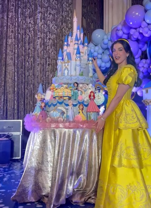 Kecantikan Tasya Farasya Pakai Gaun Kuning Mewah, Cosplay Jadi Princess Belle di Ulang Tahun Anaknya yang Bertema Disney