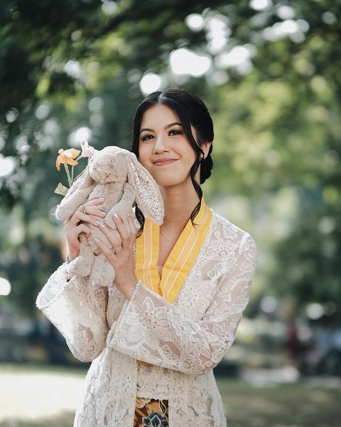 Cantik dan Anggun Berkebay, 8 Potret Kyara Wahab Anak Ariyo Wahan yang Baru Wisuda, Sukses Wujudkan Mimpi Ayah Bunda