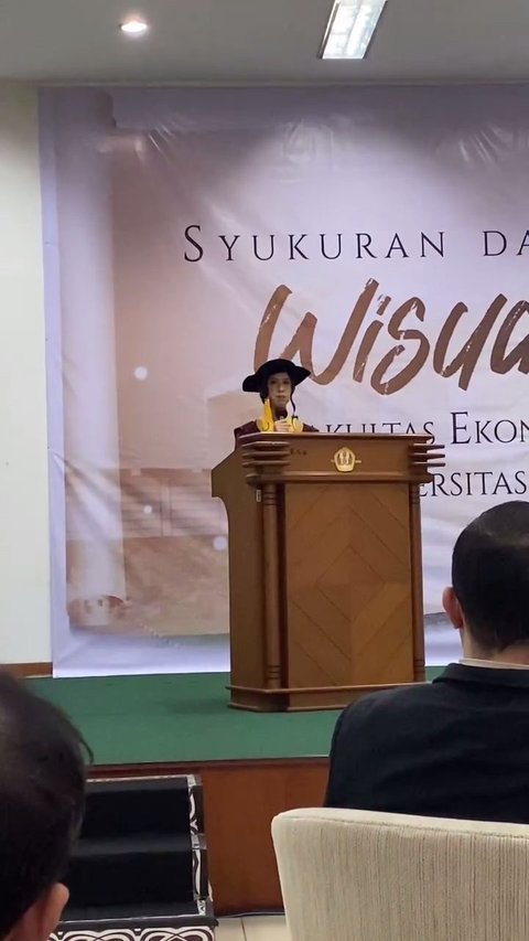 Cantik dan Anggun Berkebay, 8 Potret Kyara Wahab Anak Ariyo Wahan yang Baru Wisuda, Sukses Wujudkan Mimpi Ayah Bunda