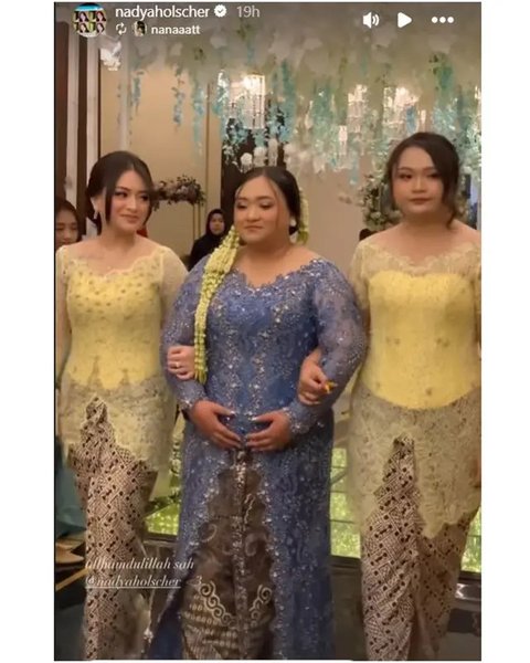 6 Potret Cantik dan Anggun Nathalie Holscher di Nikahan Sang Adik, Pakai Kebaya Kuning Sambil Bawa Gandengan Berjas Warna Senada