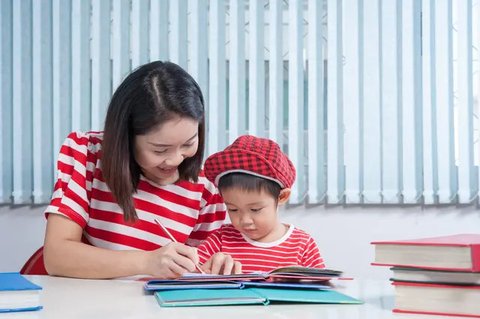 Fakta Mengenai Anak Kidal, Hal yang Membuat Kagum Termasuk Kemampuan Istimewa yang Dimiliki