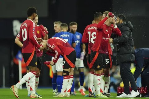 Momen Ed Sheeran Minta Maaf kepada Ruben Amorim usai Laga MU Vs Ipswich Town, Ternyata ini Penyebabnya