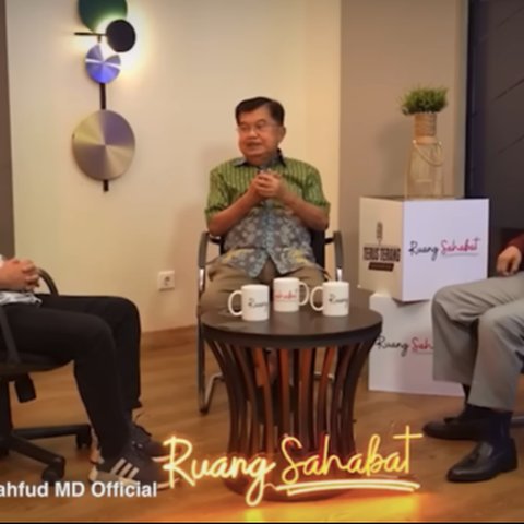 ⁠Jusuf Kalla Bongkar Pilpres 2019 Mahfud MD Batal Jadi Wapres Jokowi, Padahal Sudah Jabat Tangan