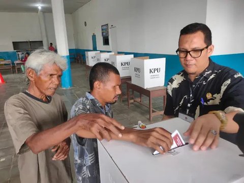 Kisah Suami Korban Tsunami Aceh Jatuh Hati ke Istri Asal Palembang, Mesra saat Nyoblos ke TPS