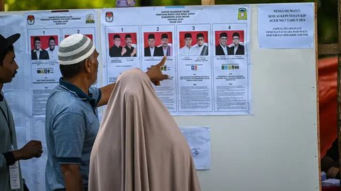 FOTO: Momen Prabowo dan Masyarakat Indonesia Gunakan Hak Pilih di Pilkada Serentak 2024