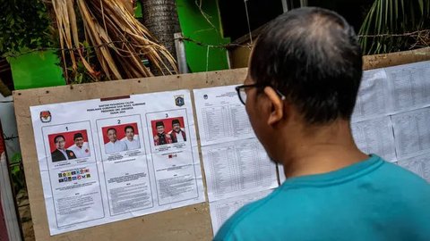 FOTO: Momen Prabowo dan Masyarakat Indonesia Gunakan Hak Pilih di Pilkada Serentak 2024