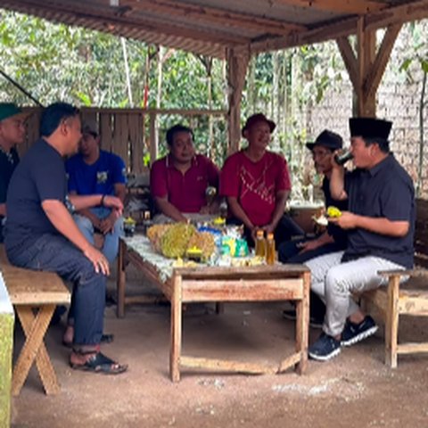 Bintang 4 TNI AU Ngopi Bareng Warga di Gubuk, Nikmat Banget Disuguhi Durian dan Campedak