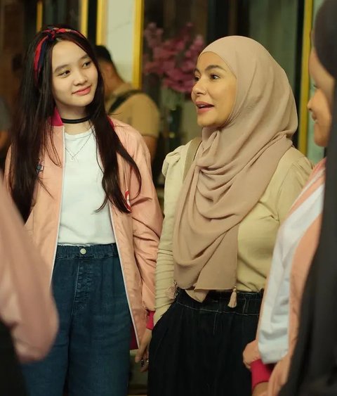 Ikut Jejak Sang Bunda, 6 Potret Cantik Menawan Sybilla Anak Zaskia Mecca dan Hanung Bramantyo Lolos 20 Besar Gadis Sampul