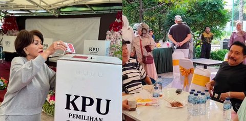 Menantunya Cagub di Jateng, Begini Potret Jenderal Intelijen Nyoblos di TPS sama Istri Tercinta