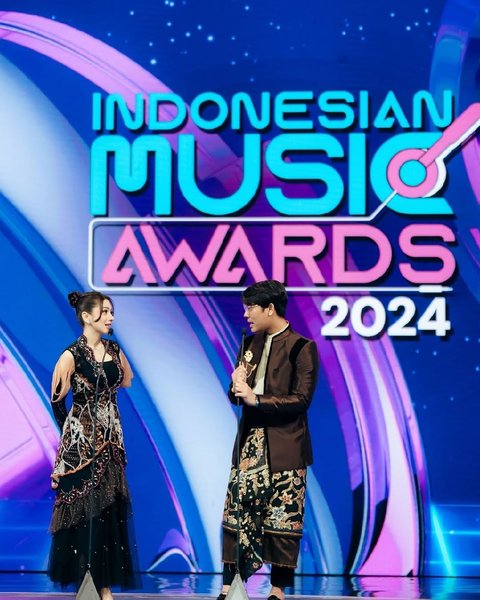 Cantik Anggun Mempesona, 5 Potret Angel Karamoy di Indonesia Music Awards 2024