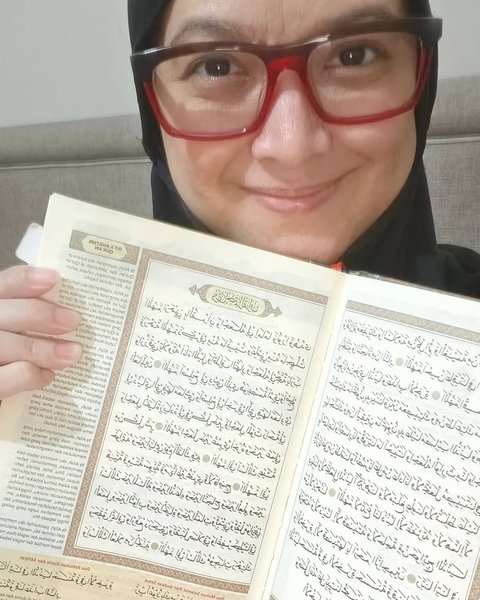 Tangis Haru Andhara Early Usai Khatam Quran Kelima Kalinya, Akui Tak Menyangka Bisa Selesai saat Adzan Magrib