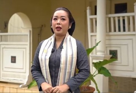 Tampil Cantik dengan Kebaya Lurik dan Sanggul, Soimah Terima Penghargaan Upakarya Budaya dari Sri Sultan Hamengku Buwono X