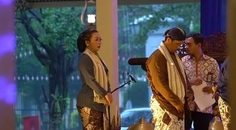 Tampil Cantik dengan Kebaya Lurik dan Sanggul, Soimah Terima Penghargaan Upakarya Budaya dari Sri Sultan Hamengku Buwono X