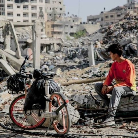 Kejamnya Dunia pada Gaza, Kain Kafan Tak Ada lagi Jenazah Korban Genosida Israel Dibungkus Pakai Kantong Plastik