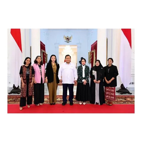 Potret Prabowo Subianto Terima Kunjungan Melly Goeslaw dan Tim Film Women From Rote Island di Istana Negara Jelang Piala Oscar 2025