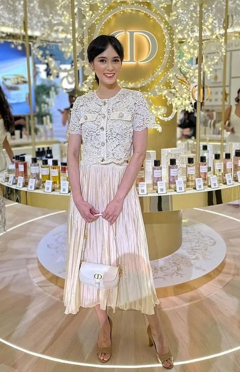 Deretan Artis Tampil Cantik & Menawan Kenakan Dior saat Hadir di Dior Beauty Holiday 2024, Alyssa Daguise hingga Julie Estelle