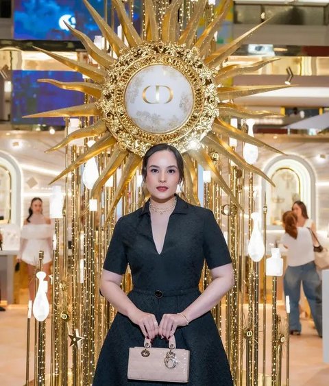 Deretan Artis Tampil Cantik & Menawan Kenakan Dior saat Hadir di Dior Beauty Holiday 2024, Alyssa Daguise hingga Julie Estelle