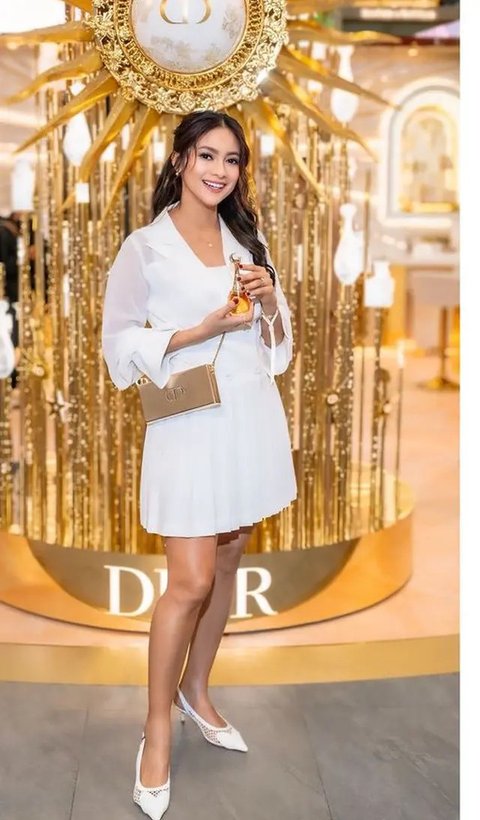 Deretan Artis Tampil Cantik & Menawan Kenakan Dior saat Hadir di Dior Beauty Holiday 2024, Alyssa Daguise hingga Julie Estelle