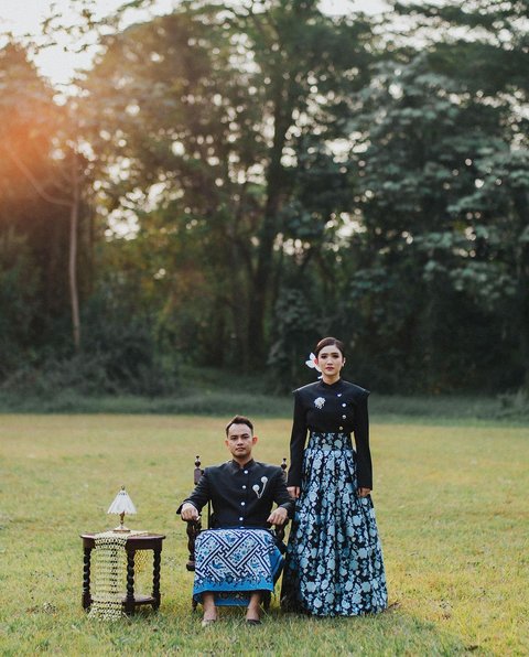 Penampilan Elegan Febby Rastanty dan Drajad Djumantara saat Prewedding, Kompak Pakai Beskap Modern Hitam dengan Kain Batik