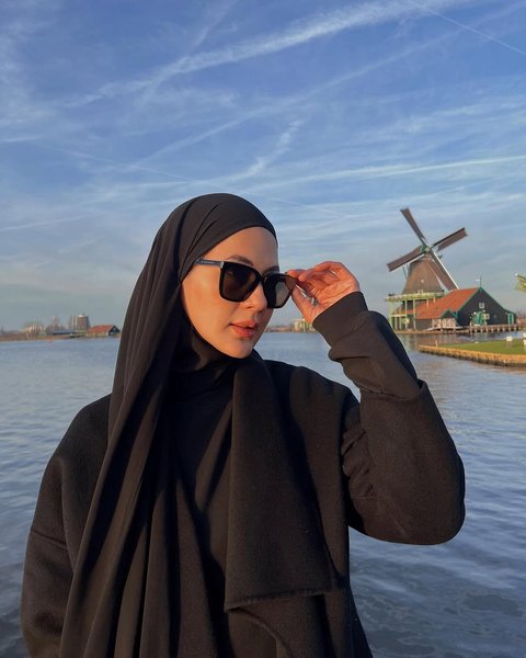 Paula Verhoeven Unggah Potret Terbaru Selama di Belanda, Dipuji Cantik dan Anggun