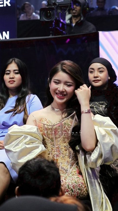 Asik Ngobrol sama Fans, Tiara Andiri Tak Sadar Namanya Dipanggil Sebagai Pemenang IMA 2024: Ekspresinya Kocak dan Bikin Gemas