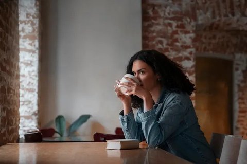 Minum Bisa Jadi Ladang Ibadah & Pahala, Begini Caranya Mudah Banget Menurut UAH