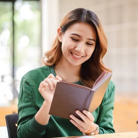 Kenali Sikap Perempuan yang Bikin Pria Semakin Dekat dan Lebih Nyaman