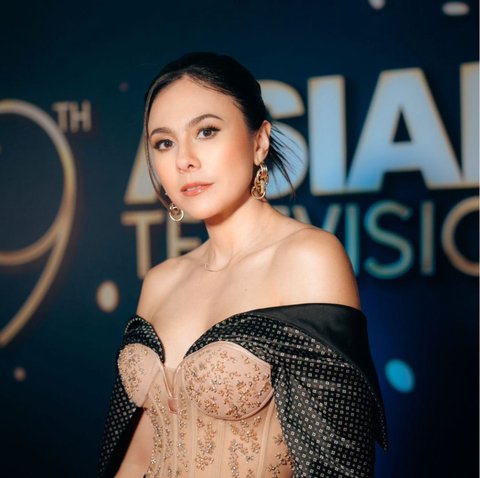 5 Tampilan Berkelas Wulan Guritno Viral di Asian TV Awards 2024, dari Gaun Hitam ke Makeup Flawless